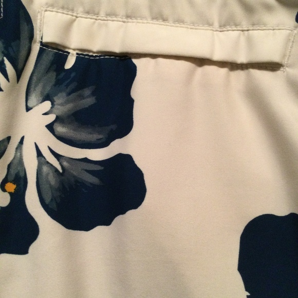 Hollister Swim Shorts - Picture 4 of 7